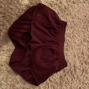 Lululemon hotty hot shorts 2.5 inch